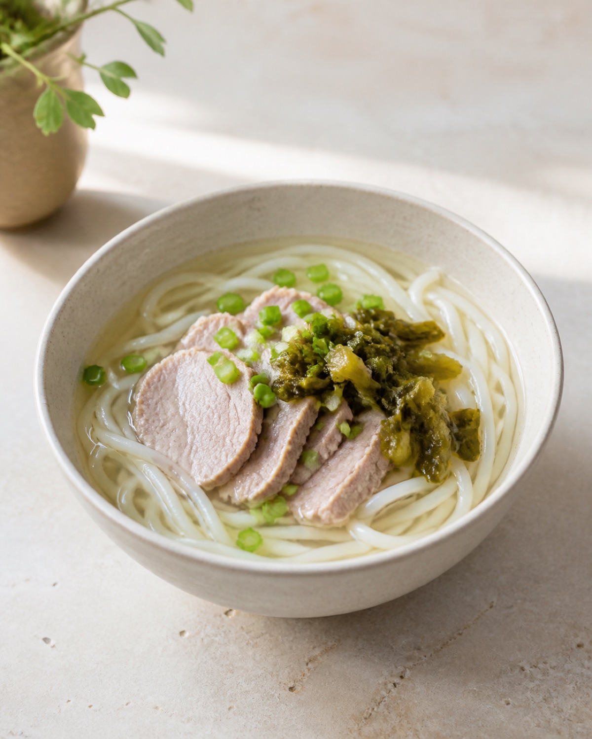 清汤长沙米粉与肉片